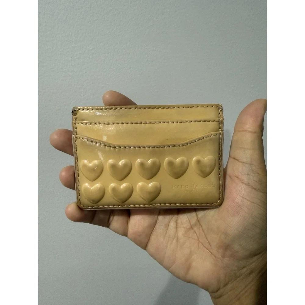 Marc Jacobs Patent Leather Quilted Hearts Tan Card Holder‎ SEE PHOTOS